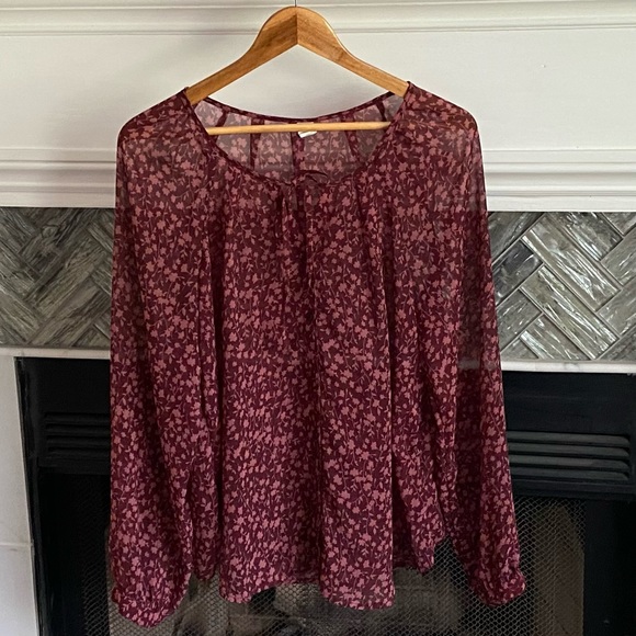 Old Navy Tops - GORGEOUS Sheer Floral ELEGANT Versatile BLOUSE L